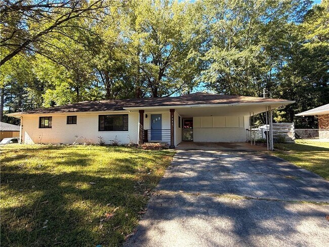 Building Photo - 2581 Farley St