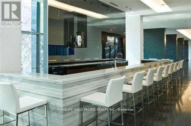 Building Photo - 38 Grenville St