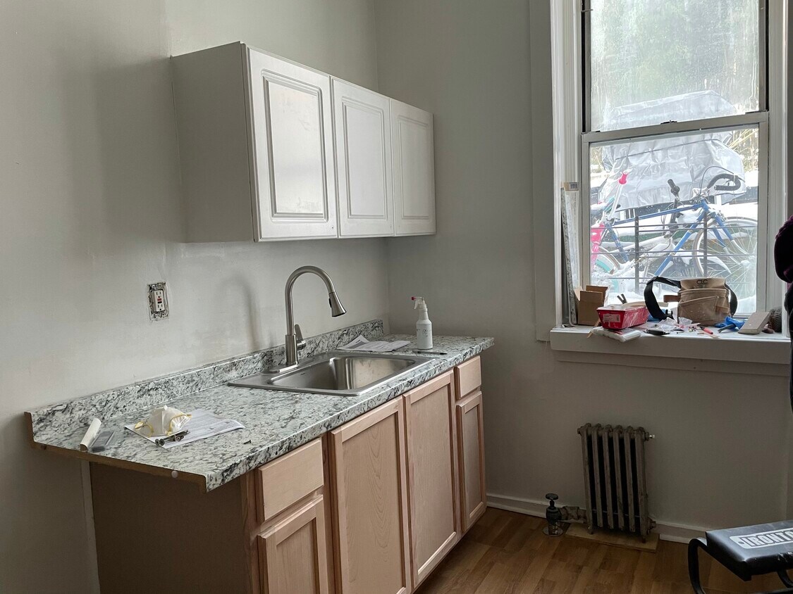 Foto principal - 737 E 219th St