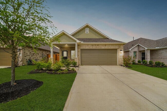 Building Photo - 21638 Sandy Dune Dr