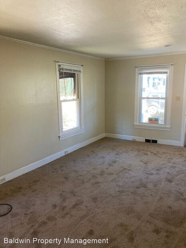 Building Photo - 3 br, 1 bath House - 1542 NE 24TH STREET