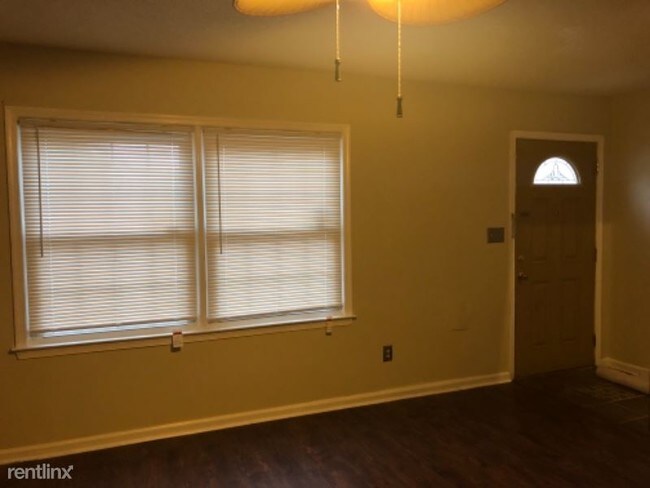 Building Photo - 3 br, 3 bath Townhome - 376 Susan Constant Dr