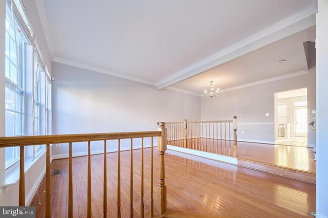 Building Photo - 685 Springhouse Square SE
