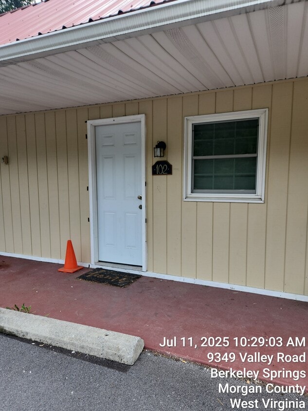 Primary Photo - 9349 Valley Rd