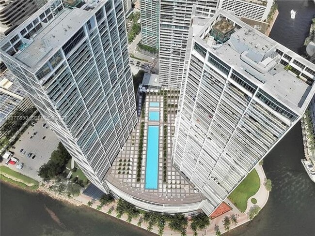 Building Photo - 495 Brickell Ave