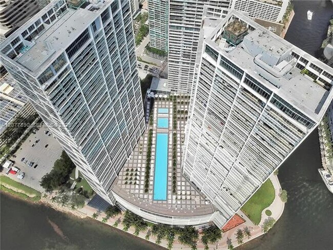 Foto del edificio - 495 Brickell Ave