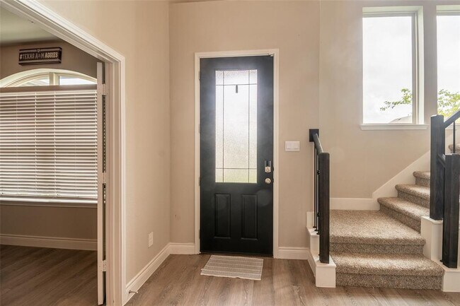 Building Photo - 31219 Gullwing Manor Dr