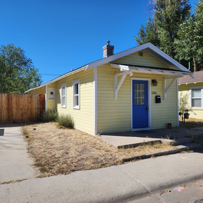 Building Photo - Cozy 2 BD Cottage