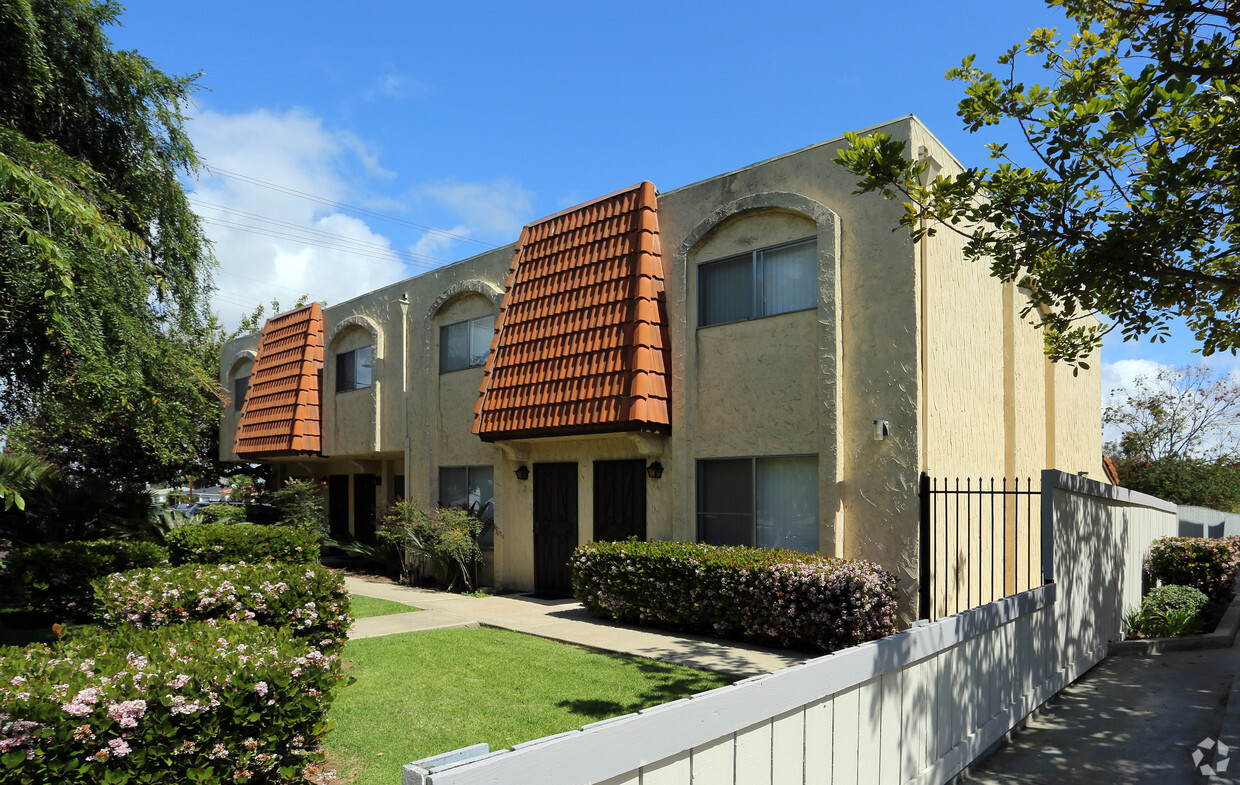 Primary Photo - Brightwood Townhouses