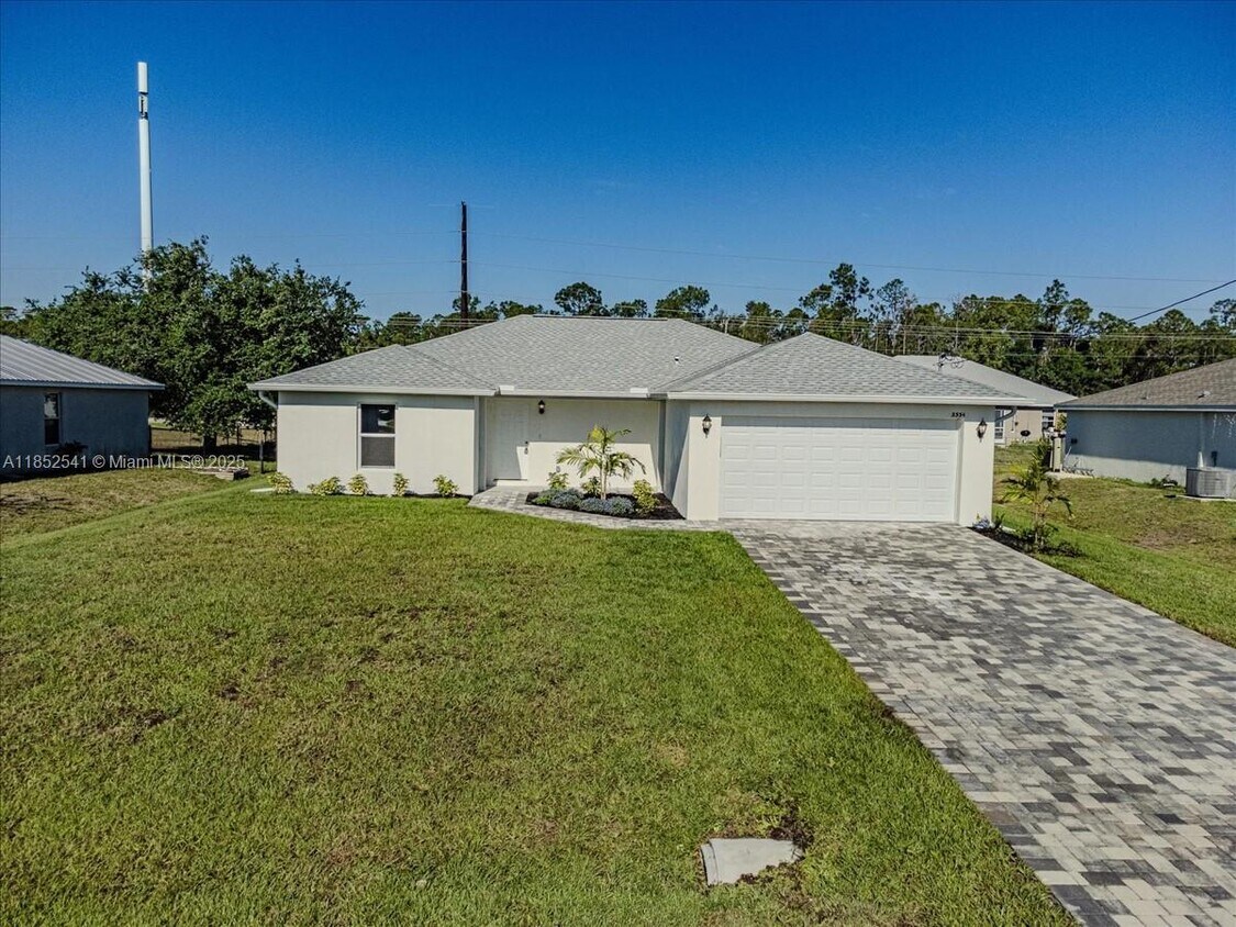 Foto principal - 3334 NE 8th Pl