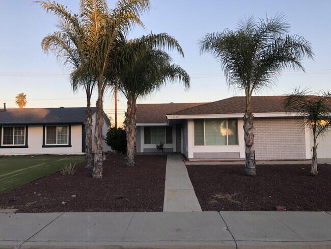 Building Photo - 13638 Persimmon Rd