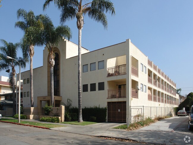 Building Photo - Ross and Durant Apartments