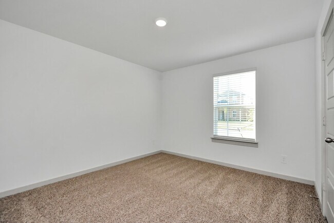Foto del edificio - 1114 Hughes Crossing Drive