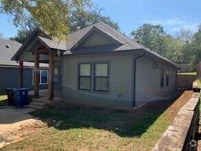Building Photo - 610 E Shepherd St