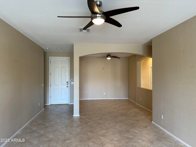 Building Photo - 1670 W Kingbird Dr