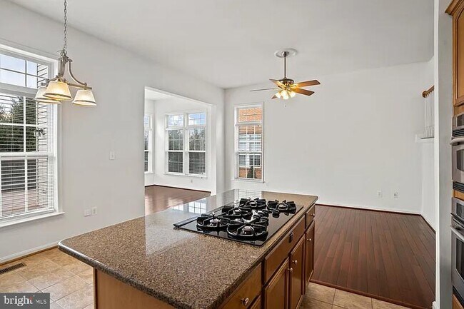 Foto del edificio - 24689 Siltstone Square