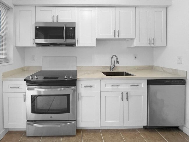 Foto del edificio - 1300 NW 6th Ave