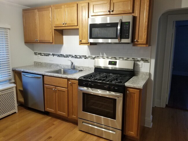 Foto del edificio - 345 N Addison Ave