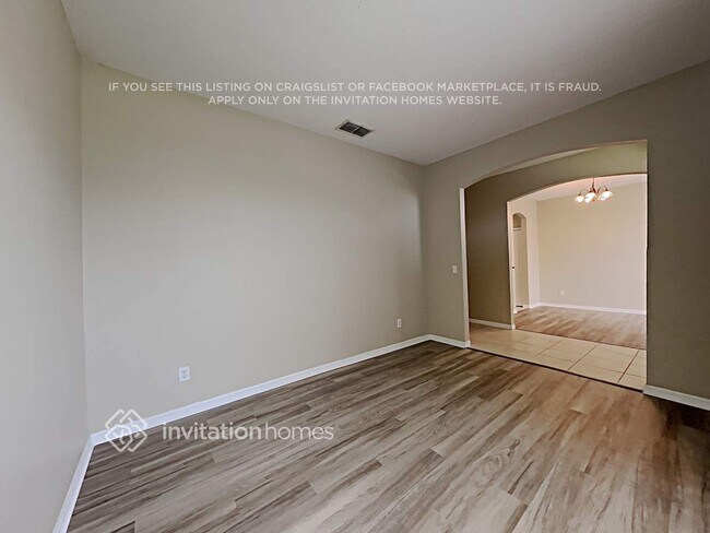 Building Photo - 709 Modena St