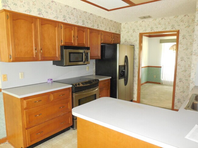 Building Photo - 2322 Torbay Dr