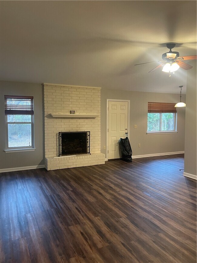 Foto del edificio - 2841 N Sunny Ln