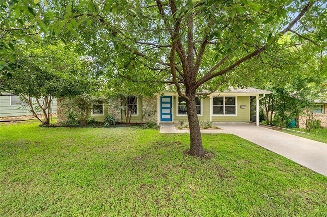 Building Photo - 2706 Nottingham Ln