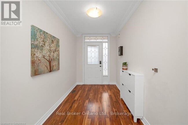 Photo du bâtiment - 710-710 Spring Gardens Rd