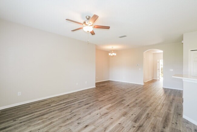 Foto del edificio - 748 Star Pointe Dr