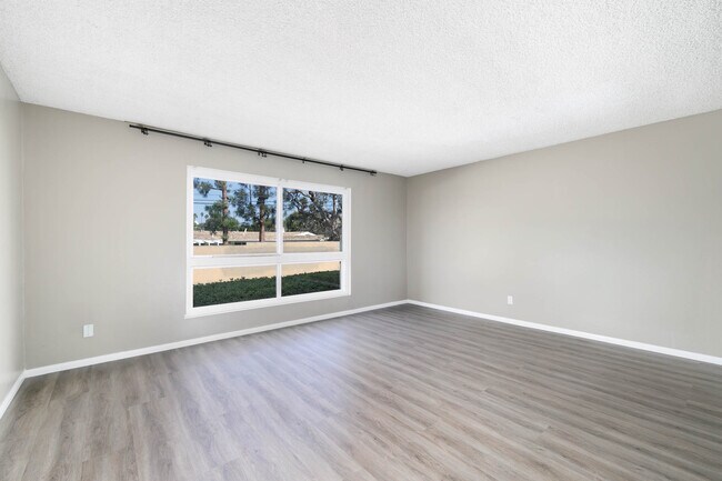 Foto del edificio - 5585 E Pacific Coast Hwy