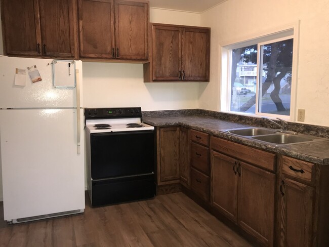 Foto del edificio - 3425 NW Jetty Ave
