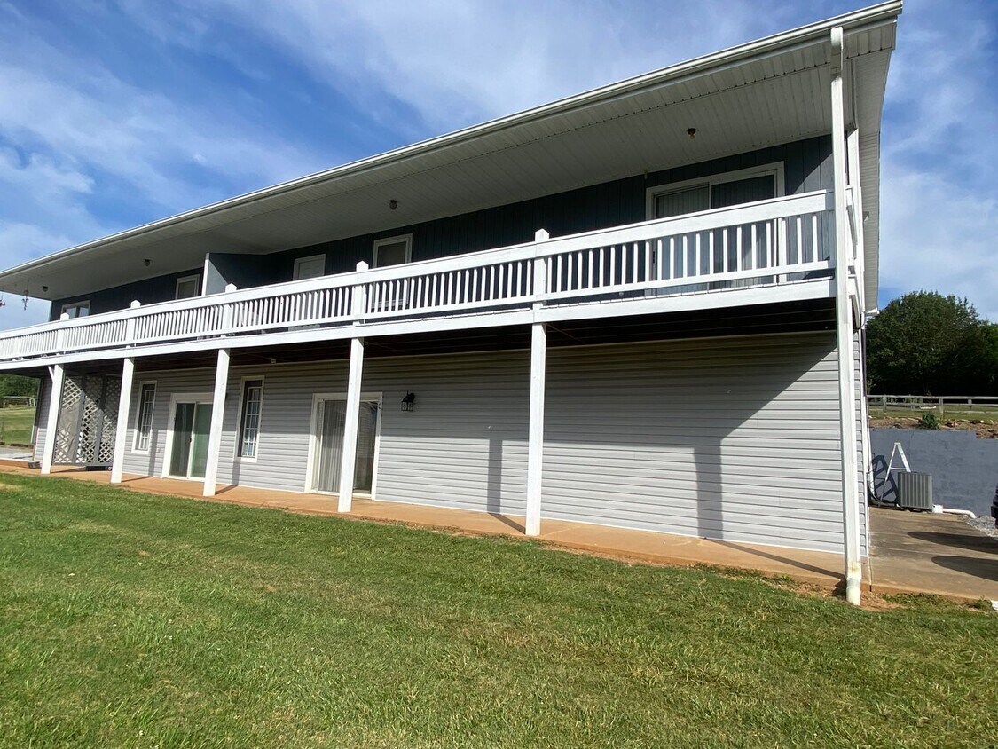 Primary Photo - Eagle Crest Apartments - A