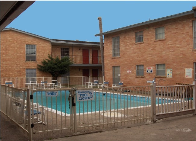 Pool - Gordon Street Apartments