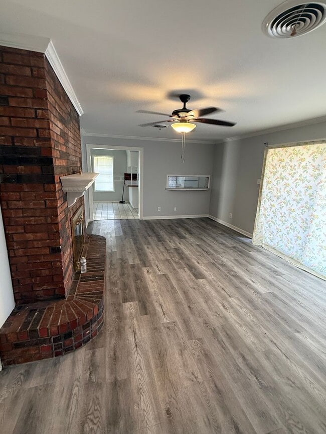 Foto del edificio - 4 Bed 2.5 Bath House