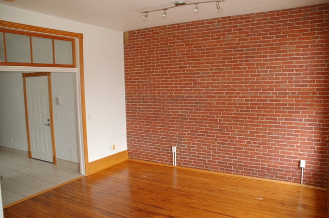 Building Photo - 4738 Lorain Ave