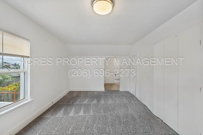 Building Photo - 814 E 34th St