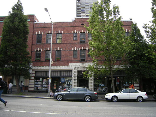 Building Photo - The Rivoli