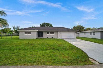 Building Photo - 5212 Santa Rosa Ct
