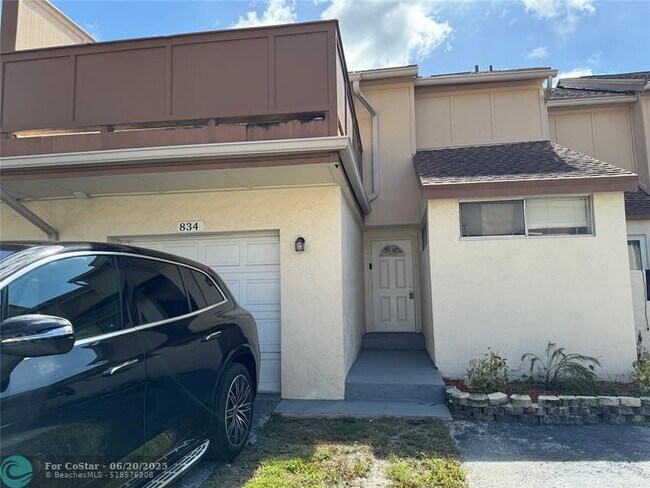 Foto del edificio - 834 NW 82nd Ave