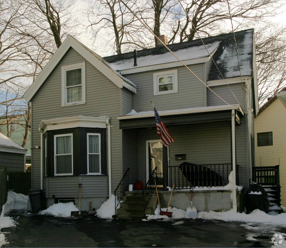 Building Photo - 34-42 Sagamore St