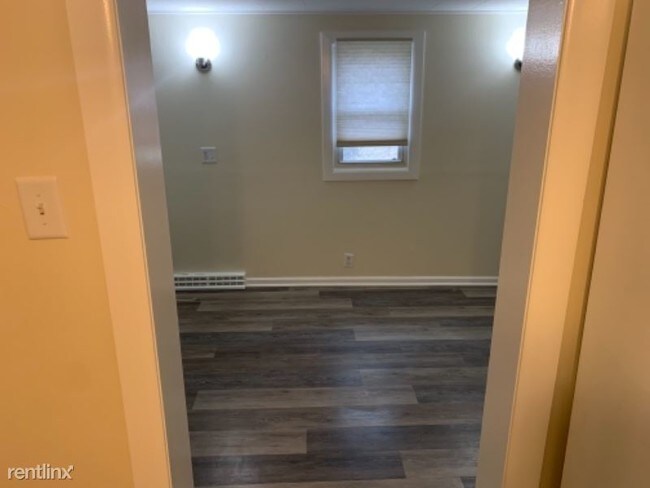 Building Photo - 2 br, 1 bath Apartment - 15 Millers Ln