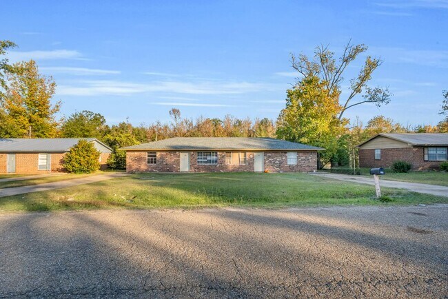 Foto del edificio - 340 Wyman Dr