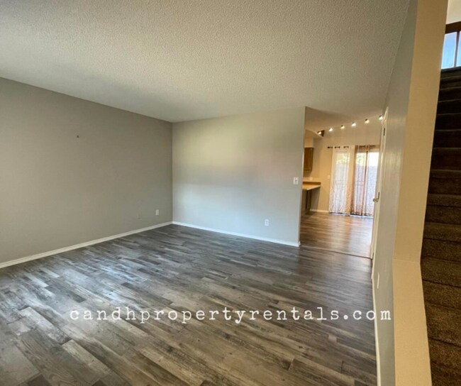 Building Photo - 3219 Rosebud Dr