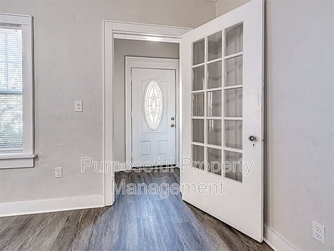 Building Photo - 732 NE 17th St
