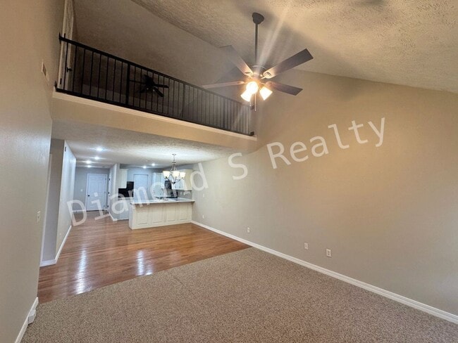 Building Photo - Spacious and Unique Patio Home Available!