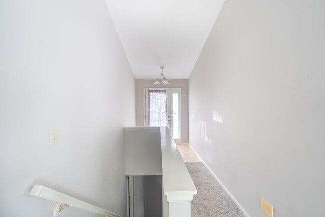 Building Photo - 16944 Hickory Crest Dr