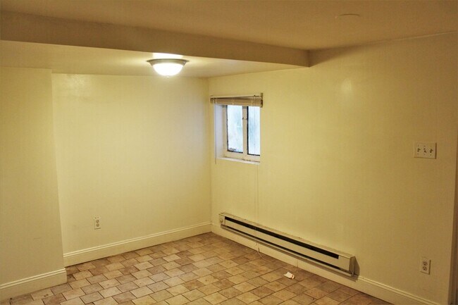 Foto del edificio - 217-219 E Preston St