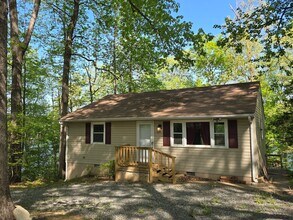Building Photo - 6308 Lakeshore Dr