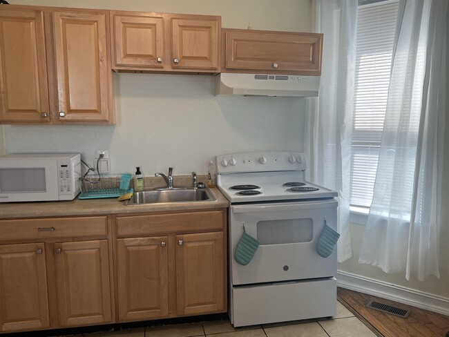 Photo - 1833 Point Breeze Ave (Philadelphia, PA) Townhome