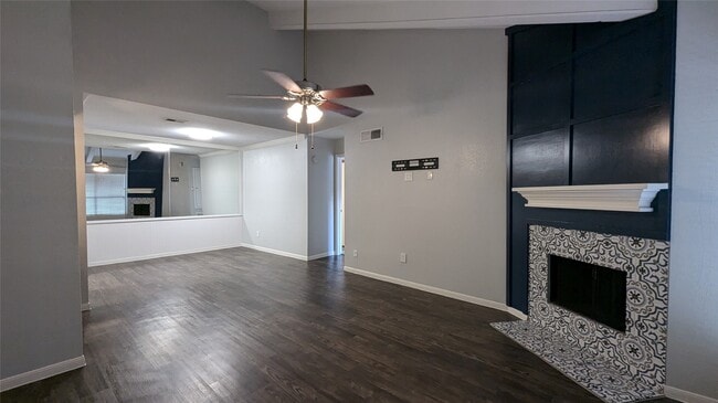Building Photo - 5711 Sugar Hill Dr