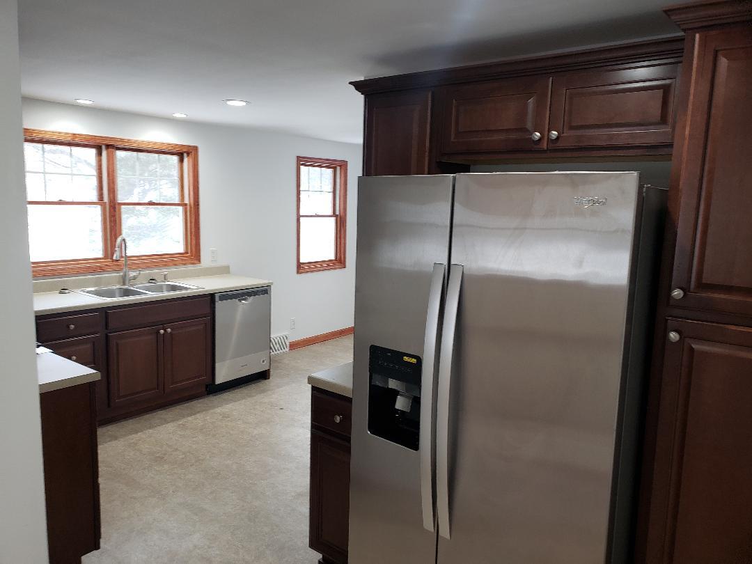 kitchen - 3860 Seneca St